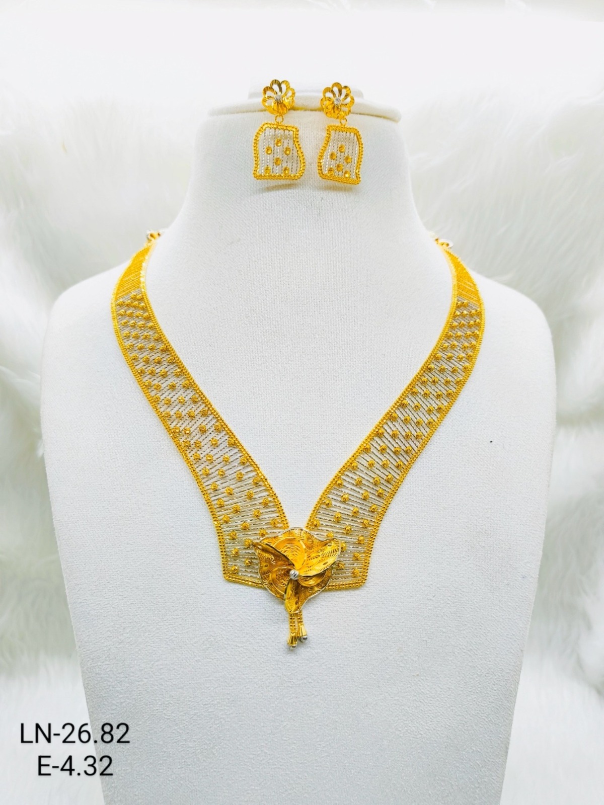 Turkey Short Gold Necklace