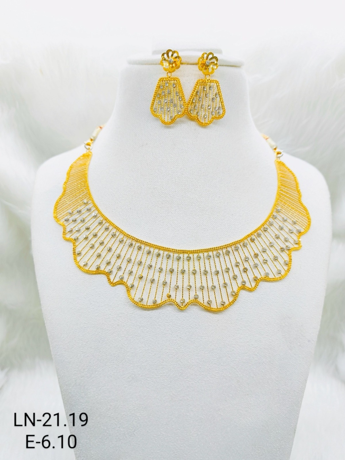 Turkey Short Gold Necklace