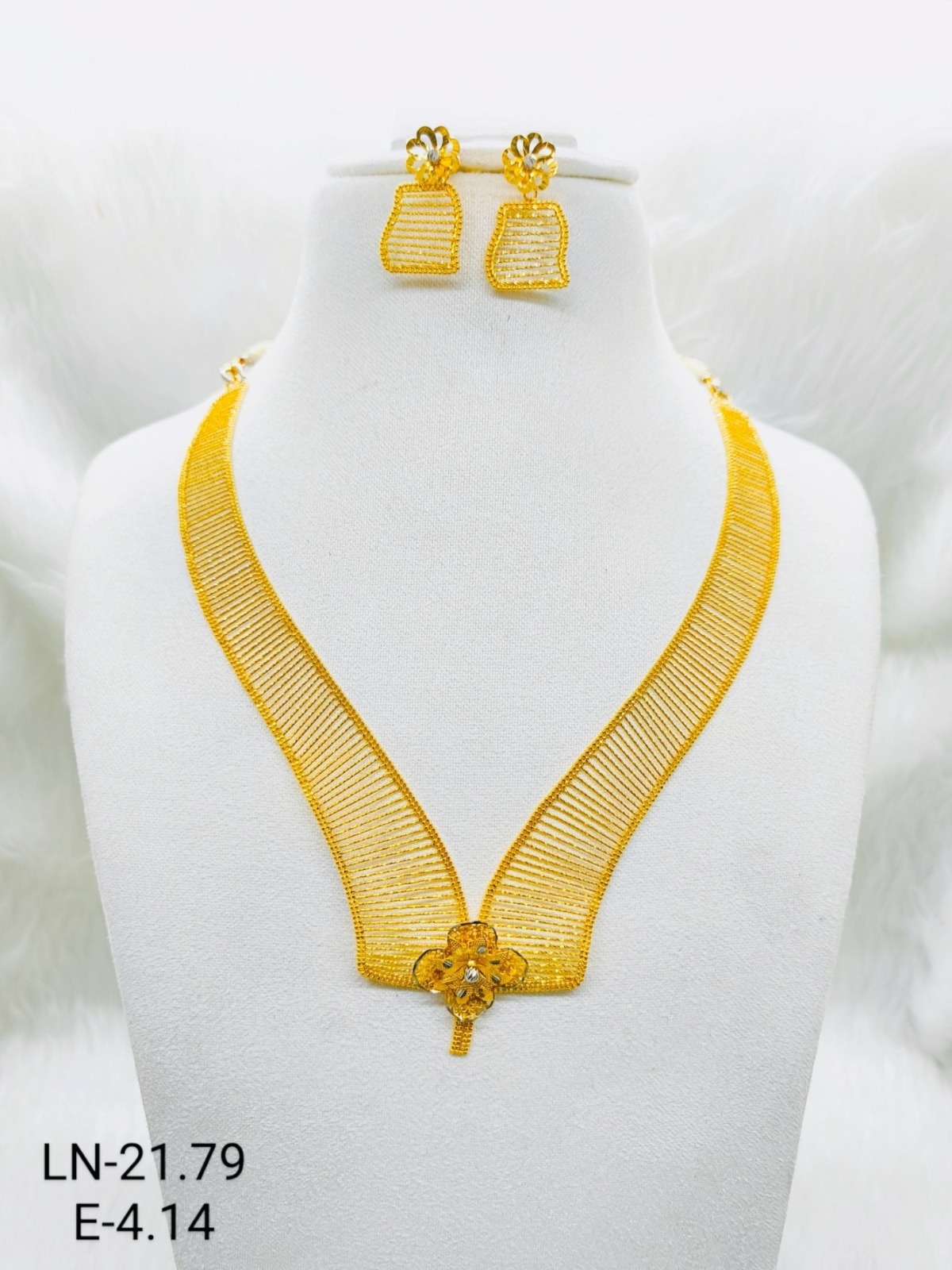 Turkey Short Gold Necklace