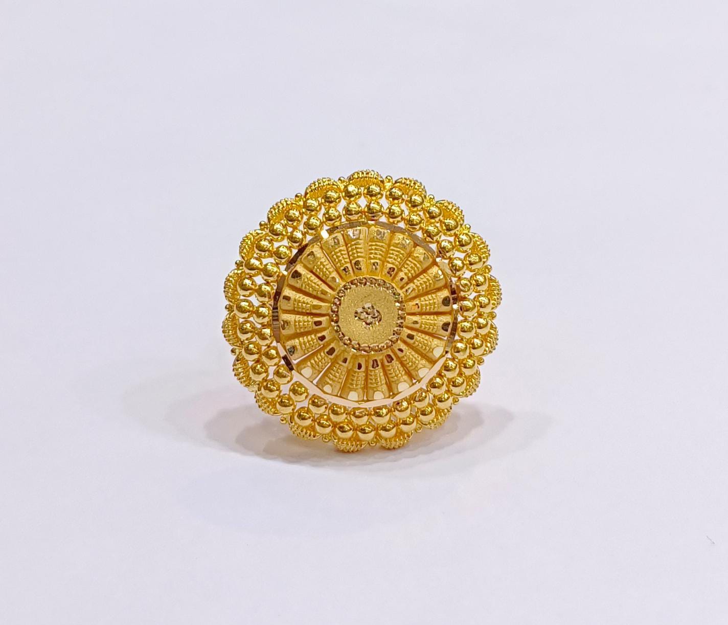 Ladies Gold Ring 